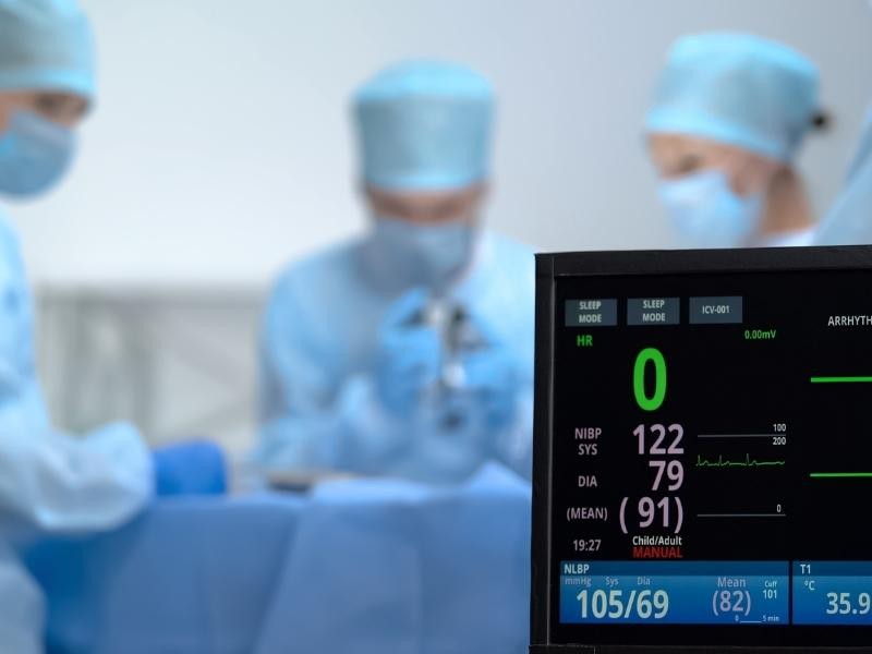 Quais são os exemplos comuns de negligência médica?