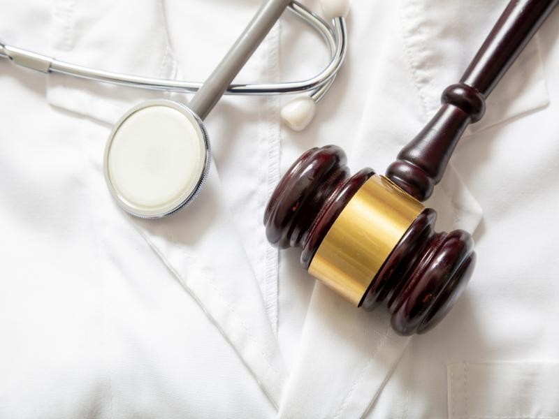 Como Processar um Médico por Negligência: Passo a Passo Completo