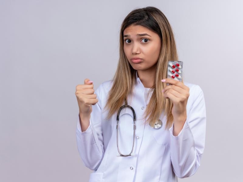 O Que Fazer Quando o Medicamento de Alto Custo Não Está Disponível no SUS?
