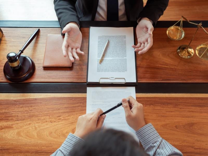 "Desafios Legais na Busca por Tratamento Adequado: Um Estudo sobre a Limitação de Cuidados para a Síndrome Mielodisplásica nos Planos de Saúde"