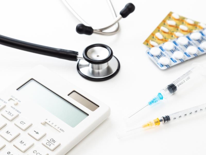 Quem Paga os Medicamentos de Alto Custo?