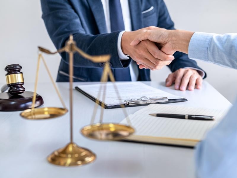 Síndrome de Estocolmo e os Desafios Jurídicos na Busca por Tratamento: Rompendo o Impasse com Planos de Saúde